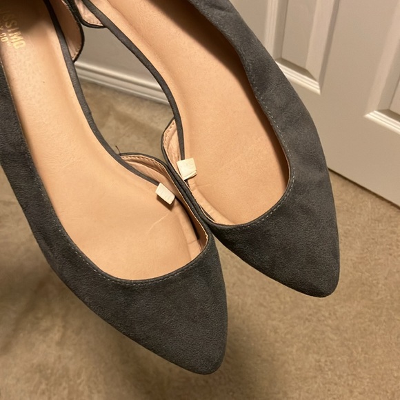 Mossimo flats - Picture 4 of 10